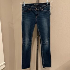 Silver Suki Super Stretch women’s size 28/31 super skinny jeans